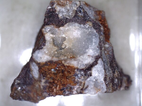 Quartz and hematite - Image 6