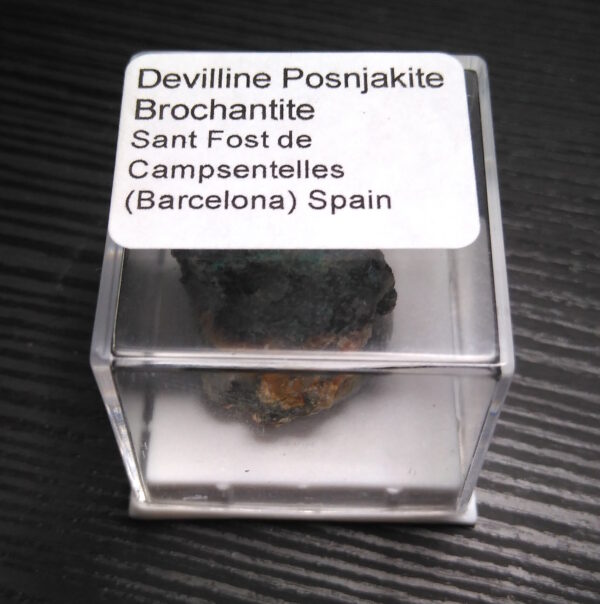 Devilline, posnjakite and brochantite