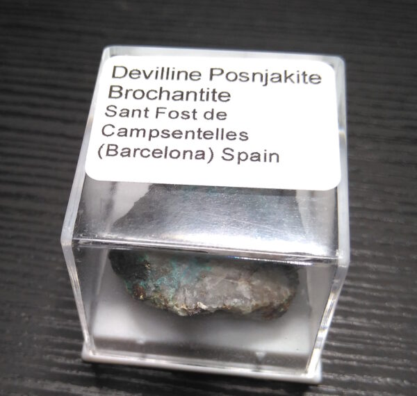 Devilline, posnjakite and brochantite