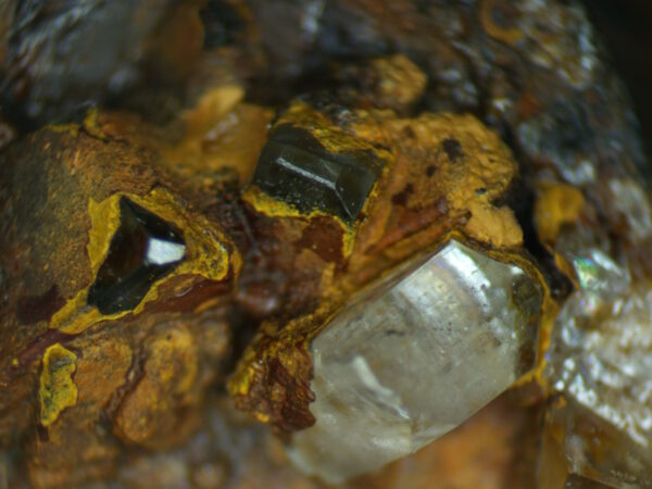 Baryte with goethite