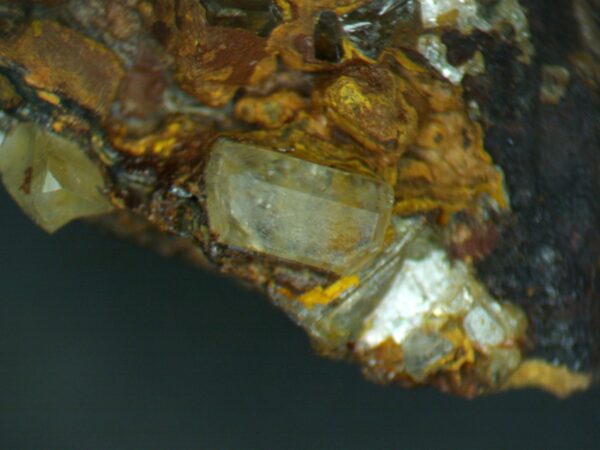 Baryte with goethite