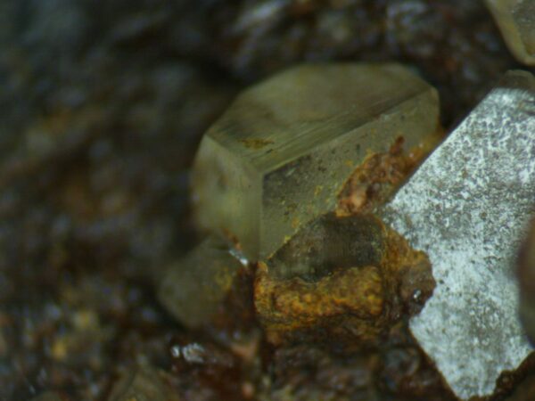 Baryte with goethite